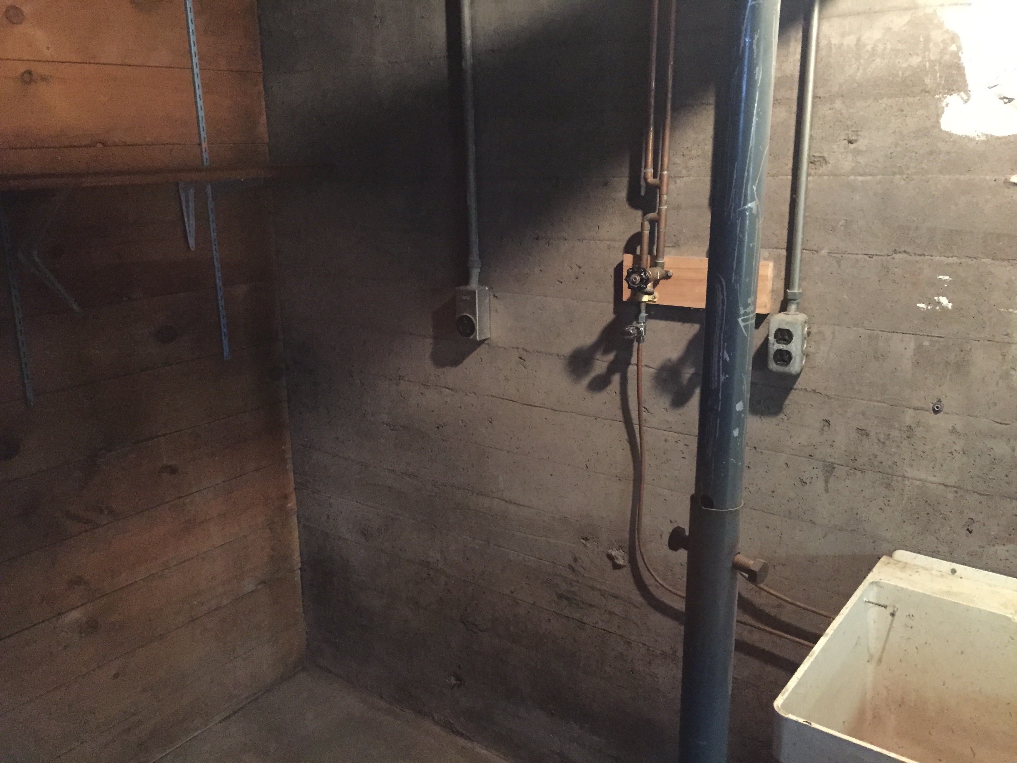 Washer / Dryer Hookups